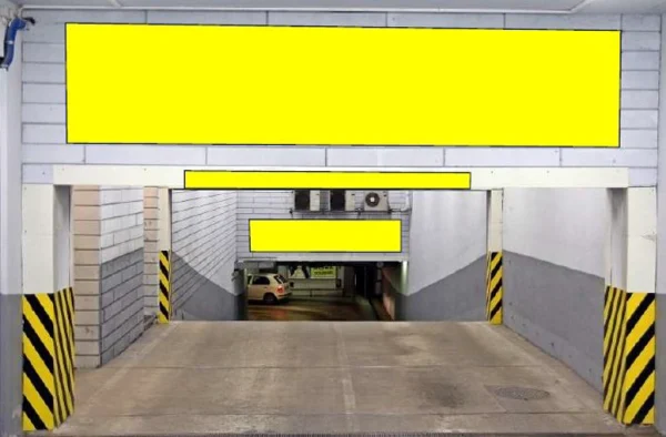 Zestaw 3 banerów reklamowych (każdy 5,8 m x 1,4 m)